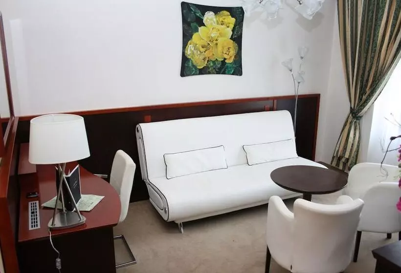 سوییت جونیور, Grand