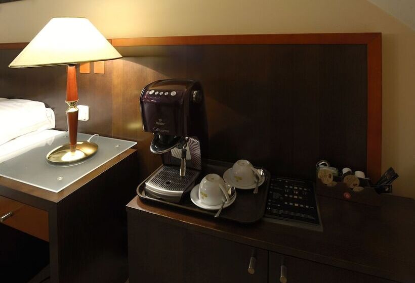 חדר דלוקס, Grand