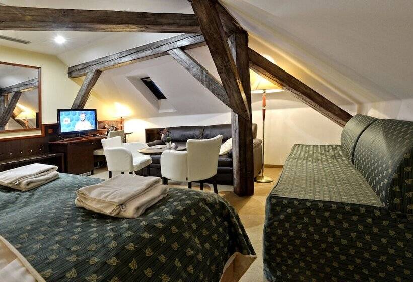 Deluxe Room, Grand
