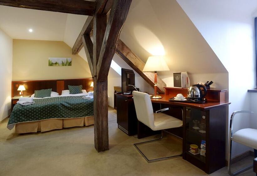 Deluxe Room, Grand