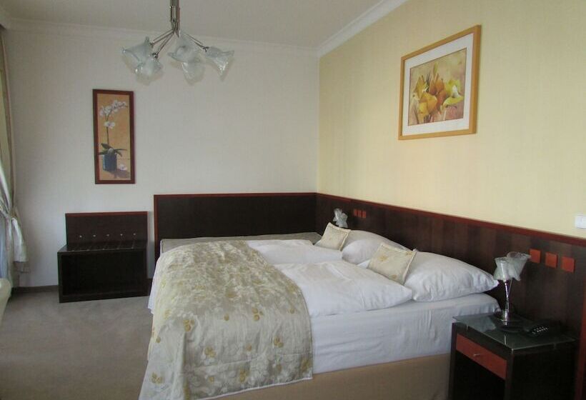 חדר דלוקס, Grand