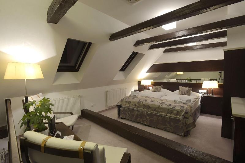 Duplex Suite, Grand