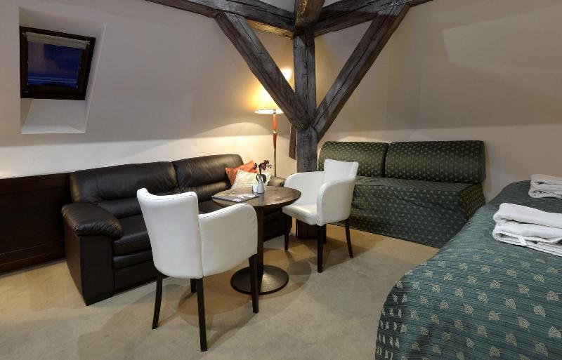 Deluxe Room, Grand