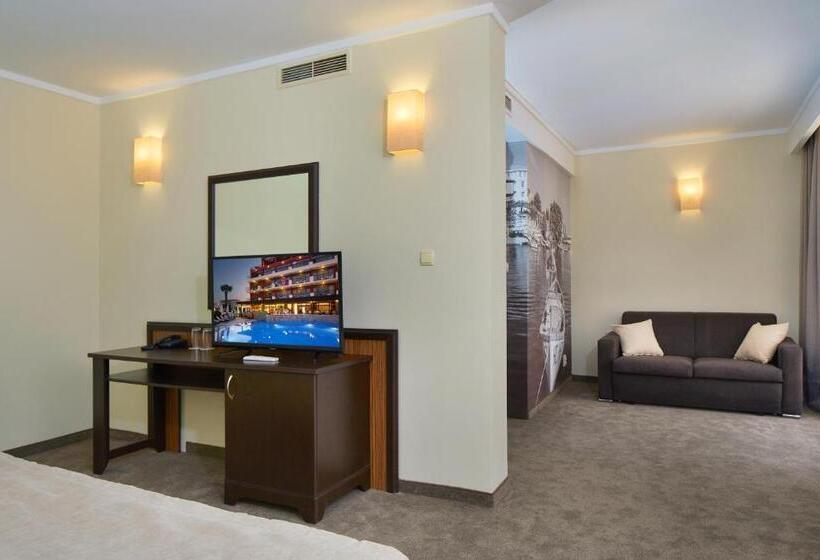 إستديو قياسى مزود بشرفة, Nobel Ultra All Inclusive Free Beach Access