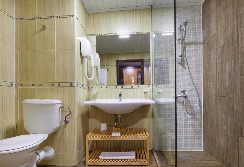 جناح مزوَّد بشرفة, Nobel Ultra All Inclusive Free Beach Access