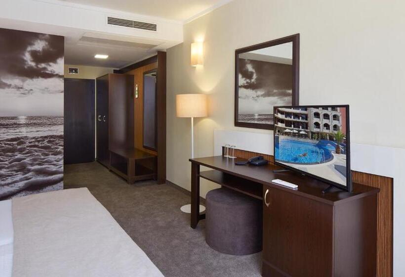 غرفة قياسية مزوَّدة بشُرفة, Nobel Ultra All Inclusive Free Beach Access