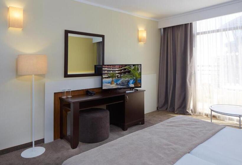 غرفة قياسية مزوَّدة بشُرفة, Nobel Ultra All Inclusive Free Beach Access