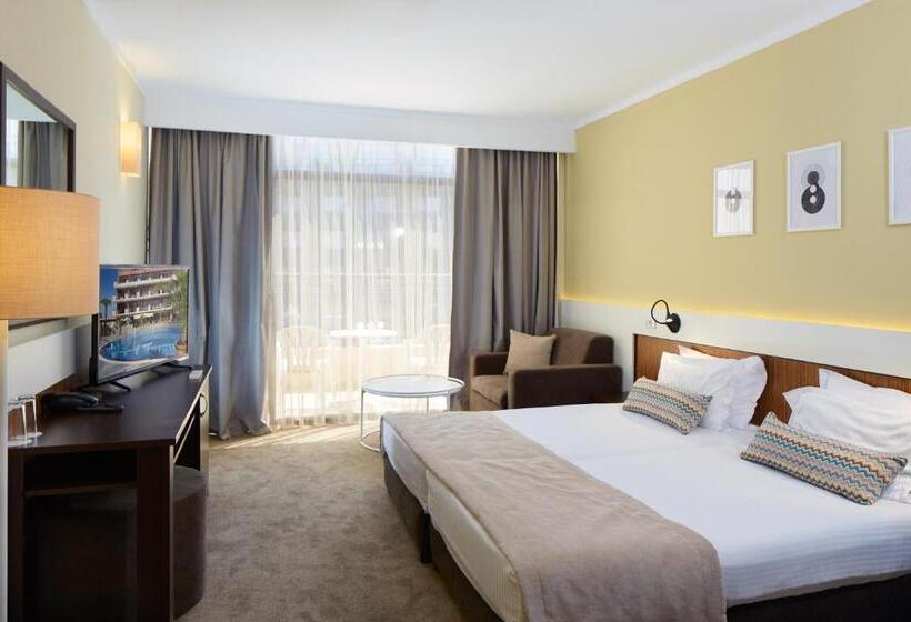 Quarto Estandar com Sacada, Nobel Ultra All Inclusive   Free Beach Access