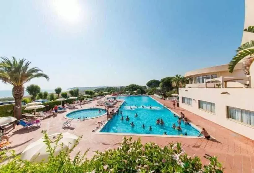 اتاق راحتی سه تخته, Paradise Beach Resort