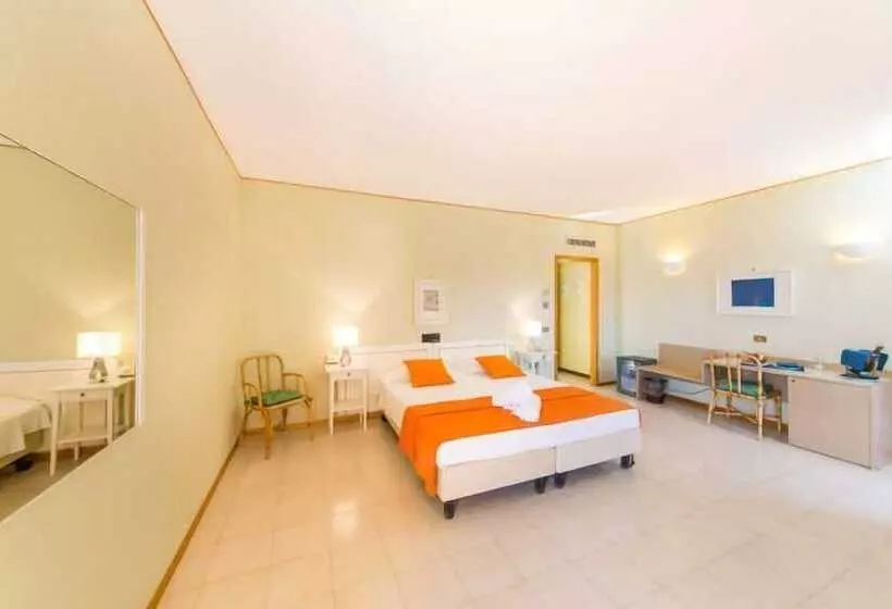 اتاق راحتی سه تخته, Paradise Beach Resort