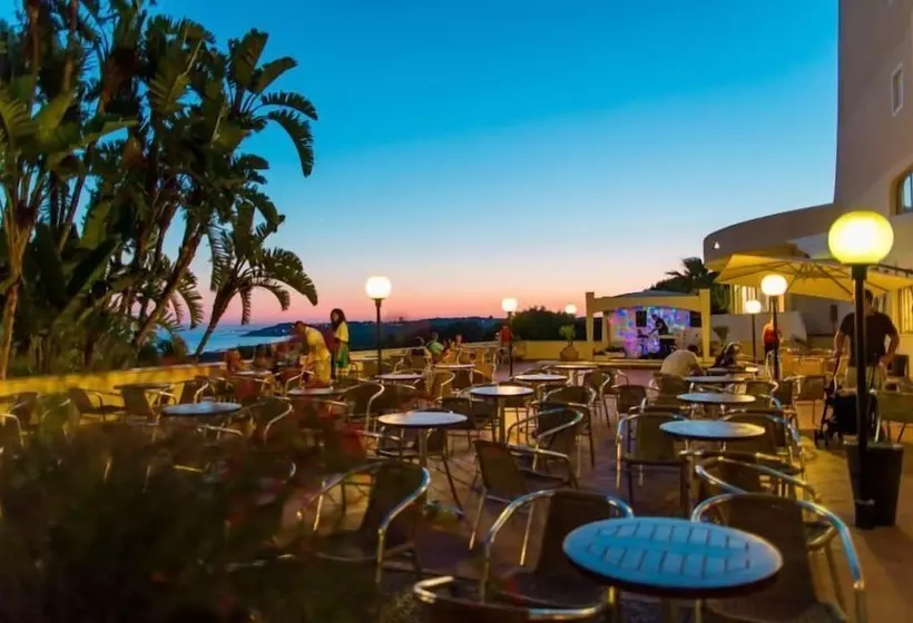 اتاق کلاسیک سه تخته, Paradise Beach Resort