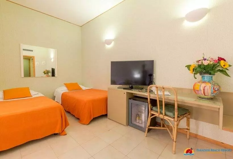اتاق کلاسیک سه تخته, Paradise Beach Resort