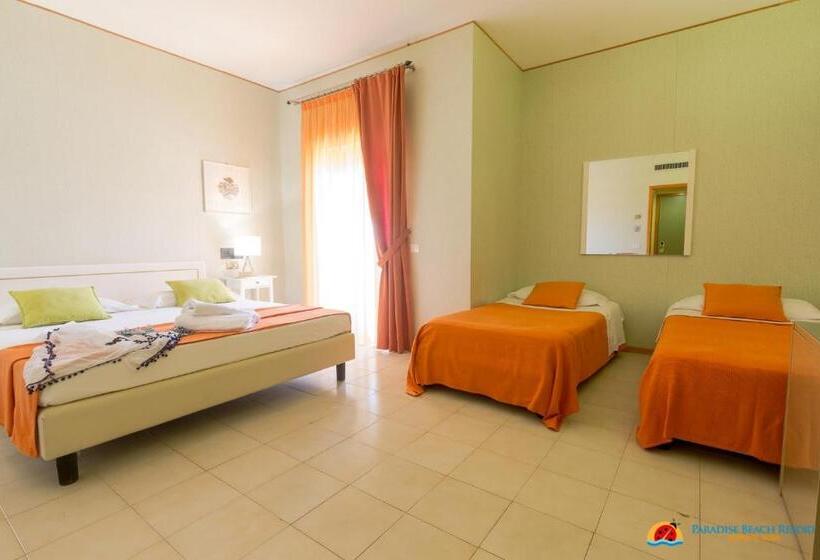 غرفة قياسية رباعية مطلة على البحر, Paradise Beach Resort