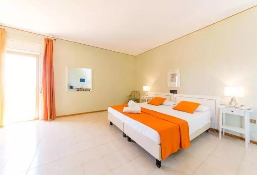 اتاق کلاسیک چهارنفره, Paradise Beach Resort