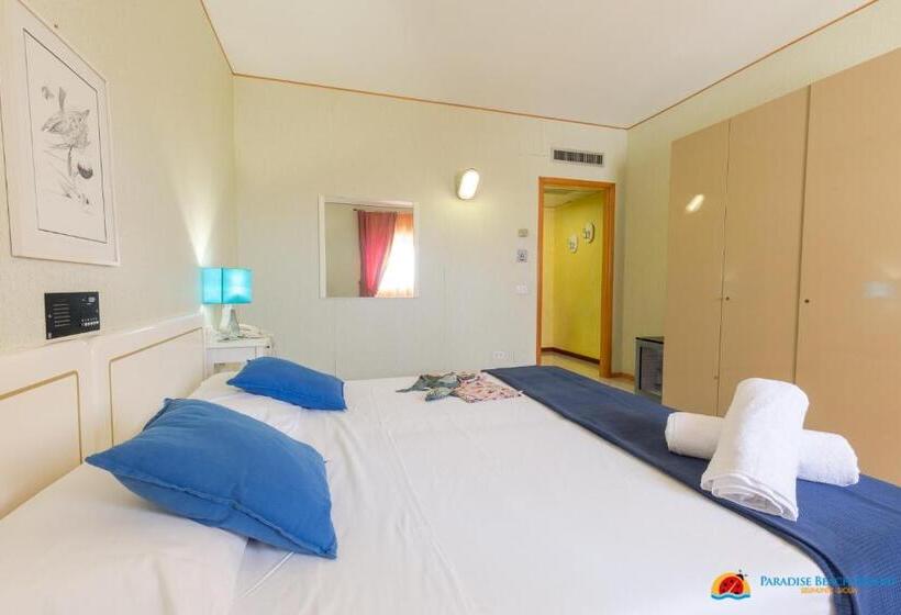 Четырехместный Номер Стандарт с Балконом, Paradise Beach Resort