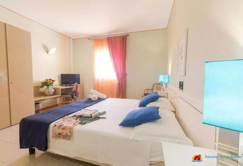 اتاق استاندارد چهارنفره با بالکن, Paradise Beach Resort