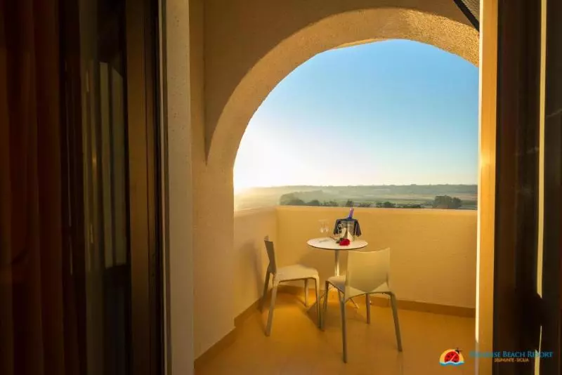 اتاق استاندارد چهار تخته با چشم‌انداز دریا, Paradise Beach Resort