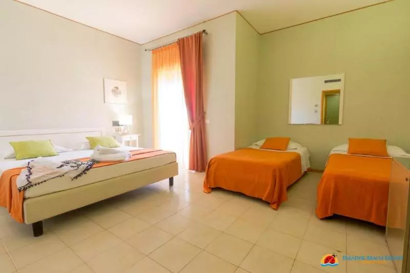 اتاق استاندارد چهارنفره با بالکن, Paradise Beach Resort