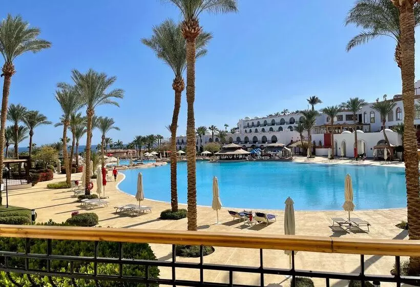 سوییت با چشم‌انداز استخر, Savoy Sharm El Sheikh