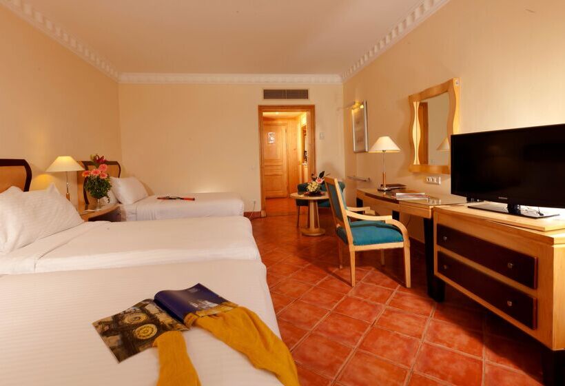 اتاق استاندارد سه تخته با چشم‌انداز باغ, Savoy Sharm El Sheikh