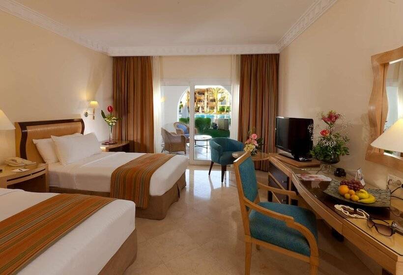 اتاق استاندارد با چشم‌انداز استخر, Savoy Sharm El Sheikh