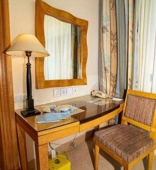 اتاق استاندارد سه تخته با چشم‌انداز باغ, Savoy Sharm El Sheikh