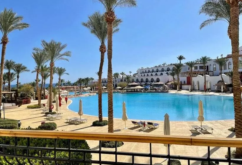 اتاق استاندارد با چشم‌انداز استخر, Savoy Sharm El Sheikh