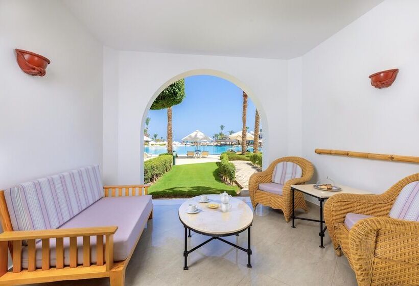 اتاق استاندارد با چشم‌انداز استخر, Savoy Sharm El Sheikh