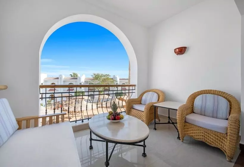اتاق استاندارد سه تخته با چشم‌انداز باغ, Savoy Sharm El Sheikh