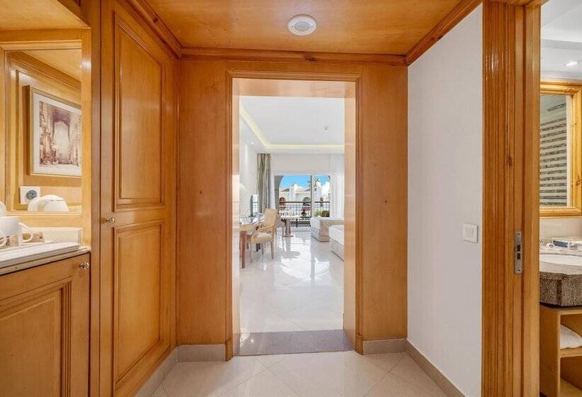 اتاق استاندارد سه تخته با چشم‌انداز باغ, Savoy Sharm El Sheikh