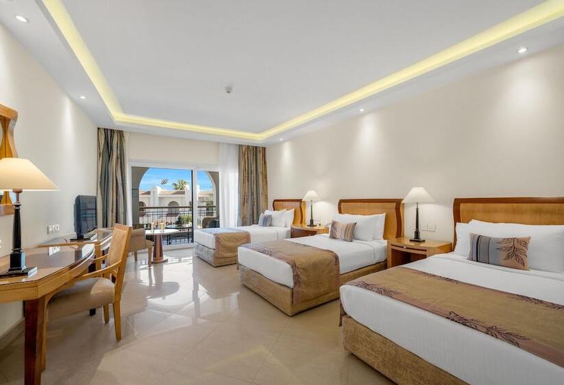 اتاق استاندارد سه تخته با چشم‌انداز باغ, Savoy Sharm El Sheikh