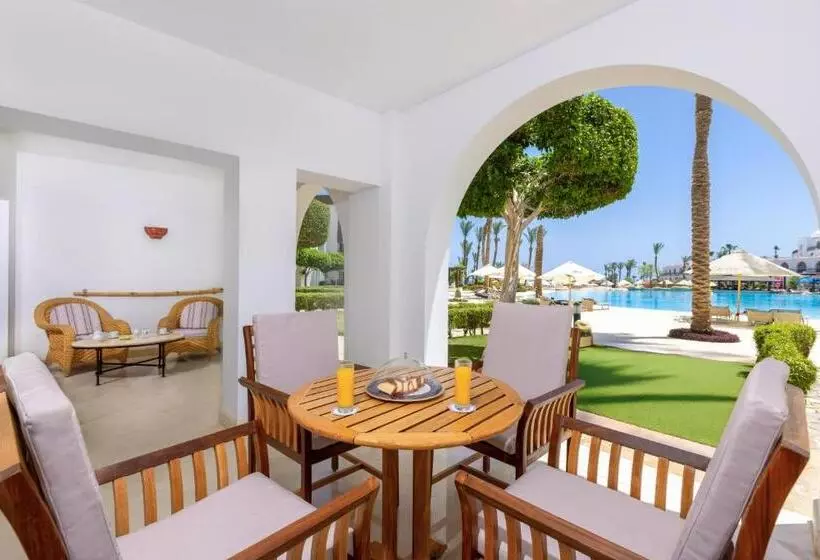 سوییت با چشم‌انداز استخر, Savoy Sharm El Sheikh