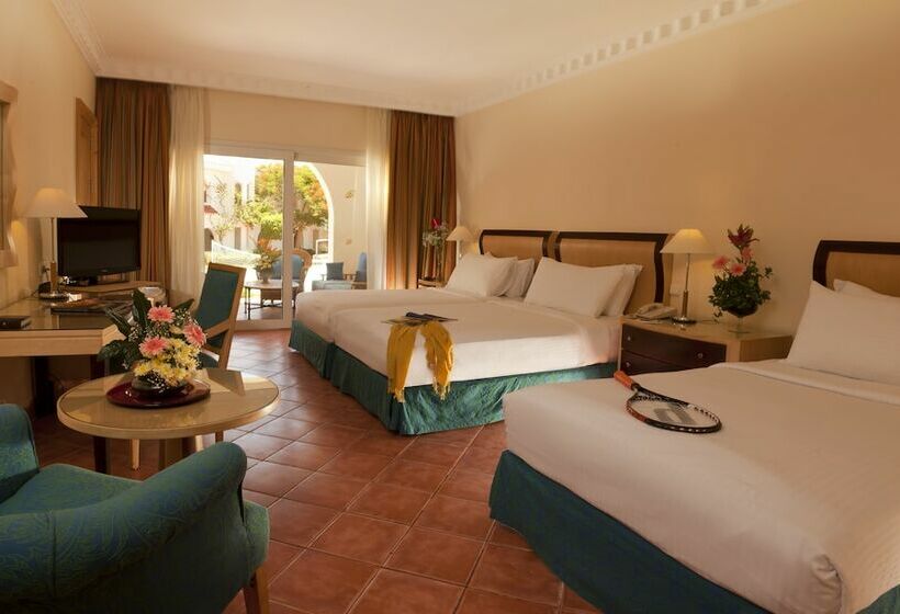 اتاق استاندارد سه تخته با چشم‌انداز باغ, Savoy Sharm El Sheikh