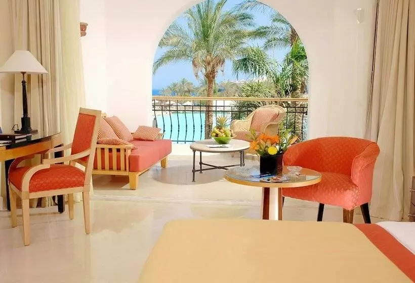 اتاق استاندارد با چشم‌انداز استخر, Savoy Sharm El Sheikh