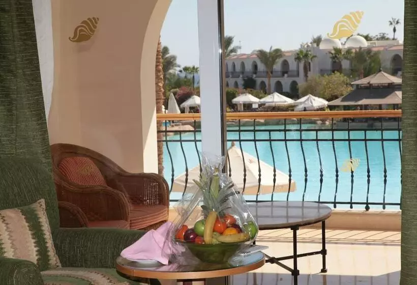 اتاق استاندارد با چشم‌انداز استخر, Savoy Sharm El Sheikh