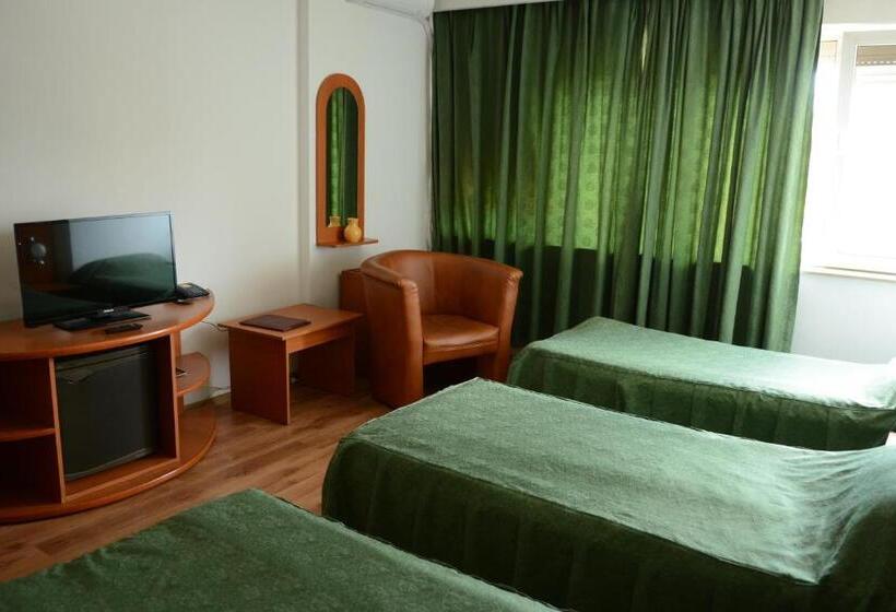 Номер Стандарт Трехместный, Select