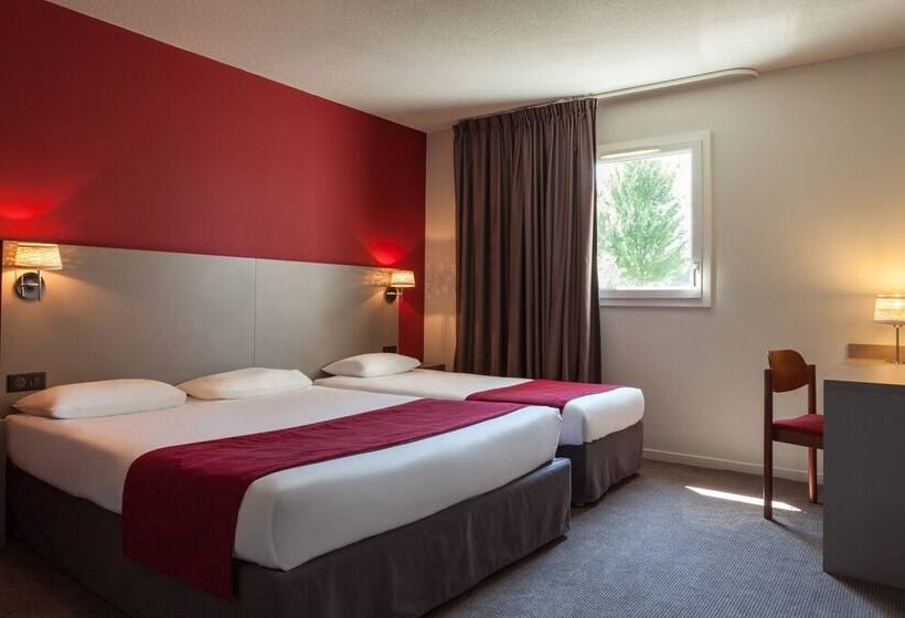 Номер Стандарт Трехместный, The Originals City, Hôtel Les Bruyères, Dax Nord