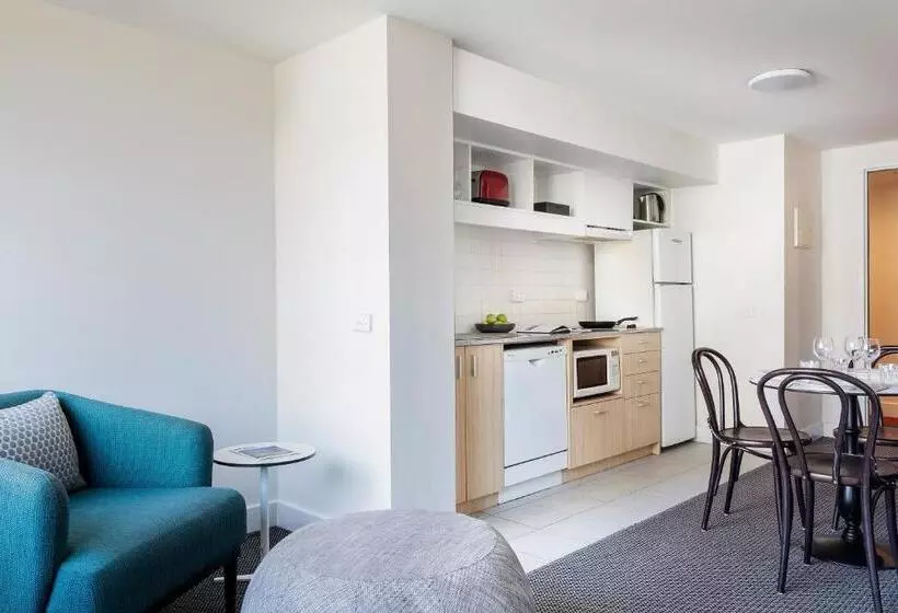 آپارتمان 2 خوابه با تراس, Quality Apartments Melbourne Central