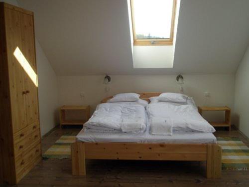 غرفة قياسية, őrszem Fogadó