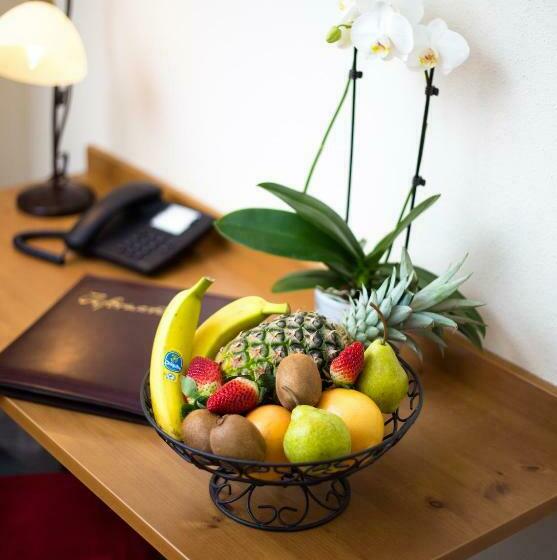 Номер Стандарт Трехместный, Gasthaus Und Hotel Göttler Josef