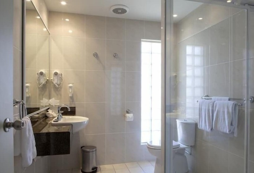 סוויטה דלוקס, Mandarin Motel