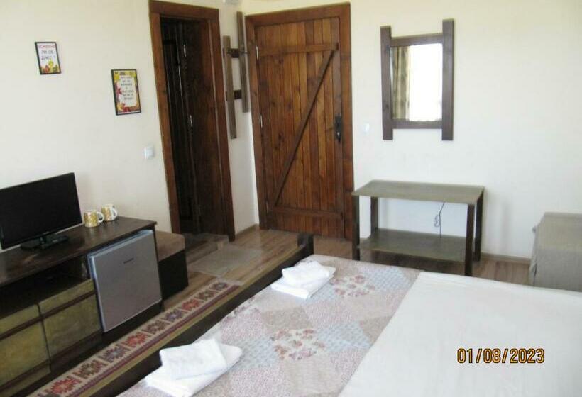 غرفة قياسية مزوَّدة بشُرفة, Guest House Belchin View