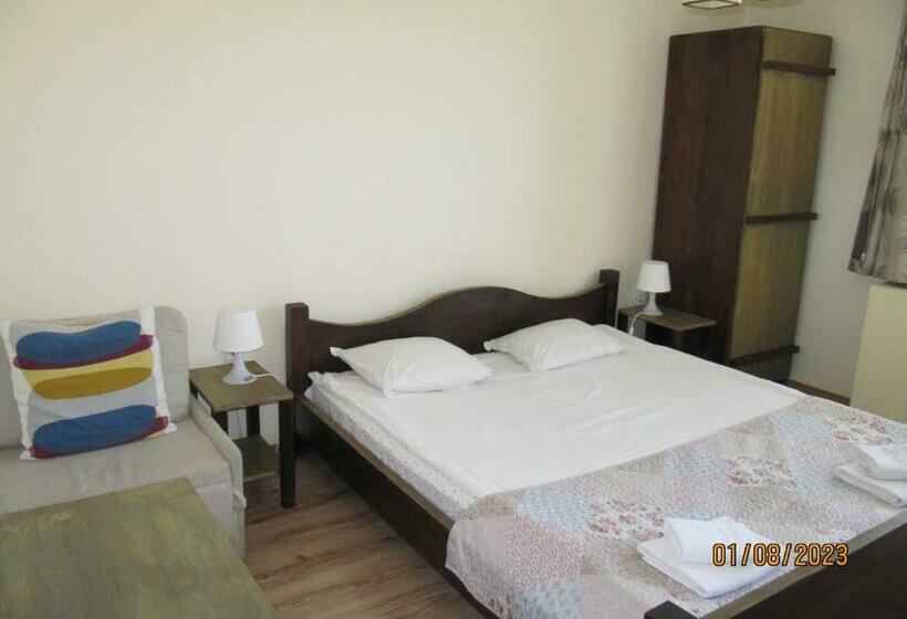 Номер Стандарт с Балконом, Guest House Belchin View
