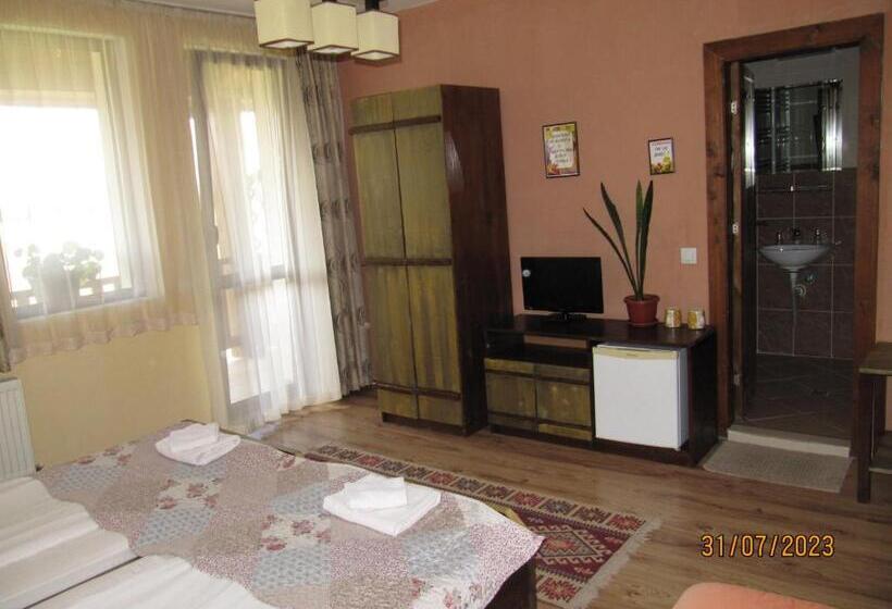 Номер Стандарт с Балконом, Guest House Belchin View