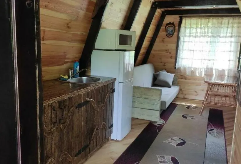 スタンダード４人部屋, Zelenaya Usad`ba Stavbor