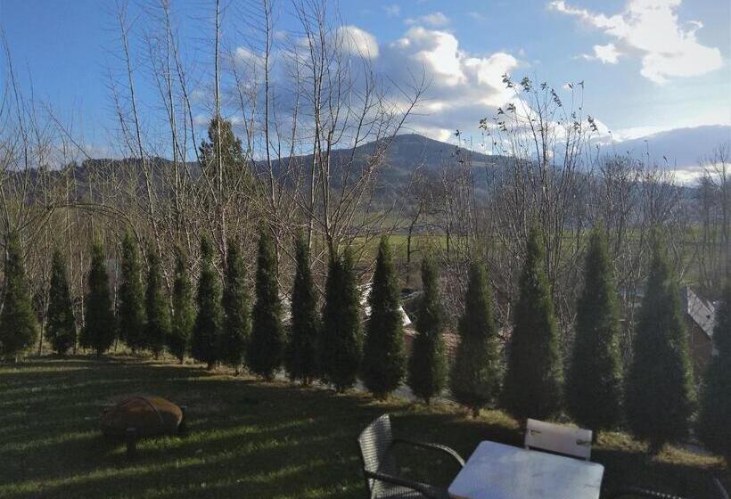 דירת חדר, Chaty Pod Sokolím Hřbetem