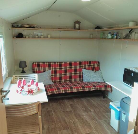 דירת חדר, Chaty Pod Sokolím Hřbetem