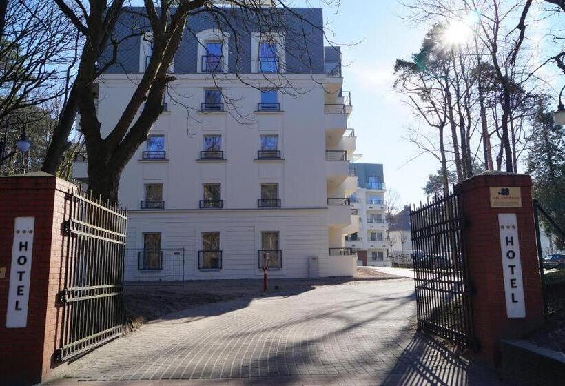 Студия Стандарт, Osiedle Cesarskie Apartamenty   Parking   Apartamenty Bryza