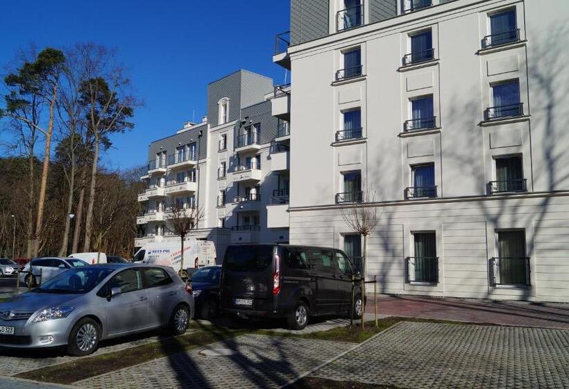 Студия Стандарт, Osiedle Cesarskie Apartamenty   Parking   Apartamenty Bryza