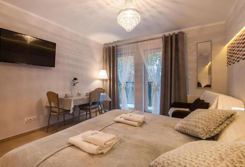 Студия Стандарт, Osiedle Cesarskie Apartamenty   Parking   Apartamenty Bryza